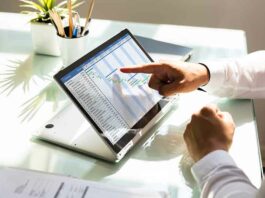 Why Invest in Field Service Management Software as a Commercial Contractor