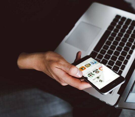 Why Every Student Should Understand the Basics of Digital Marketing